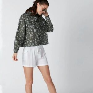 Splash Women Green and White Cotton Printed Button Shirt Chest Pockets Size‎ 8
